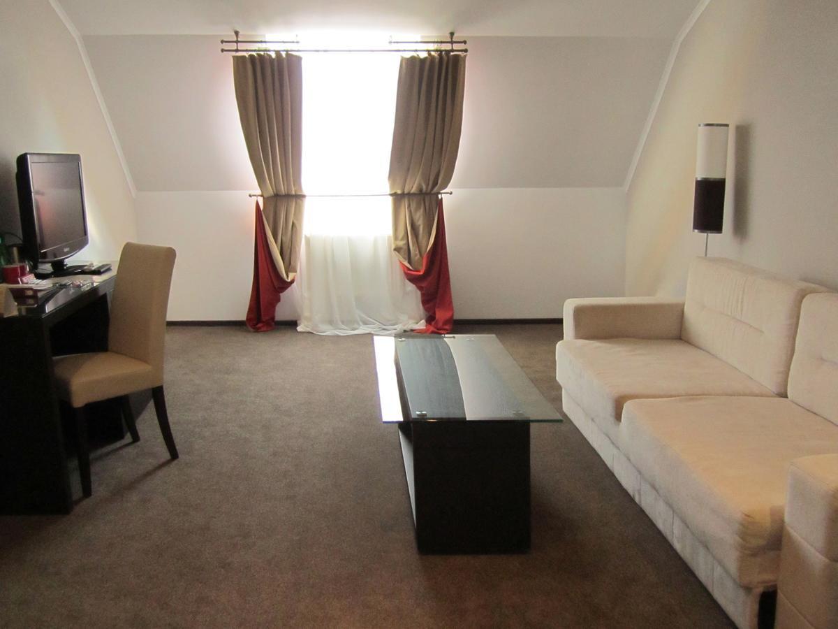 Reikartz Kharkiv Hotel Bagian luar foto